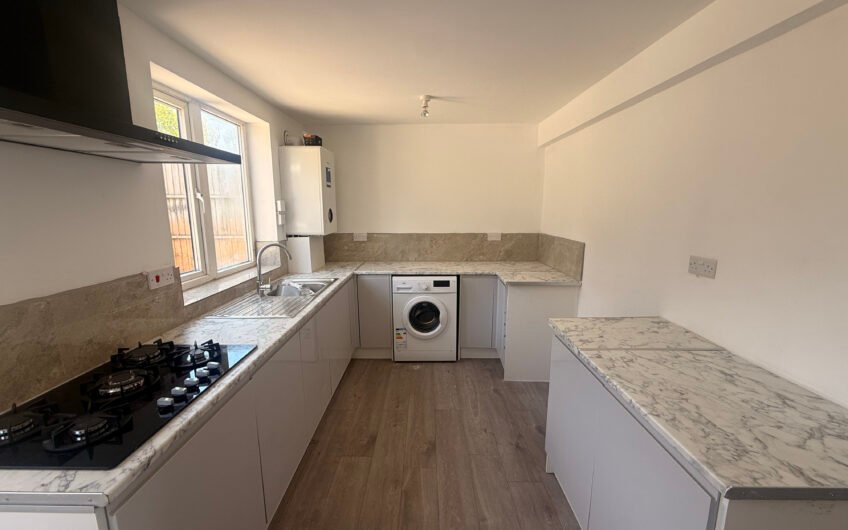 Modern Family Living in Sundon Park – Refurbished 3-Bedroom Home in LU3