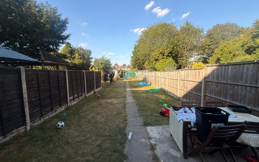 Comfortable Family Living with Plenty of Space – Luton LU4