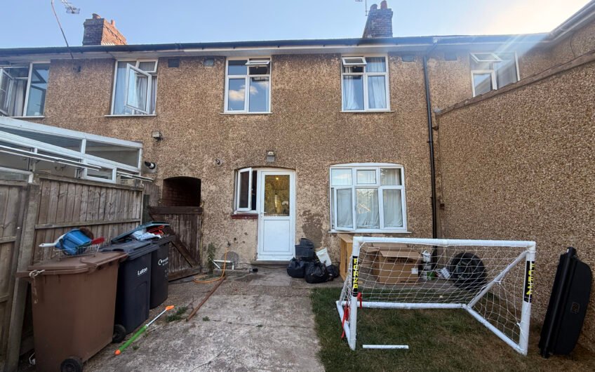 Comfortable Family Living with Plenty of Space – Luton LU4
