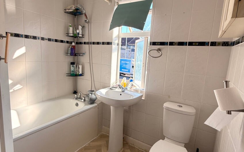 Comfortable Family Living with Plenty of Space – Luton LU4