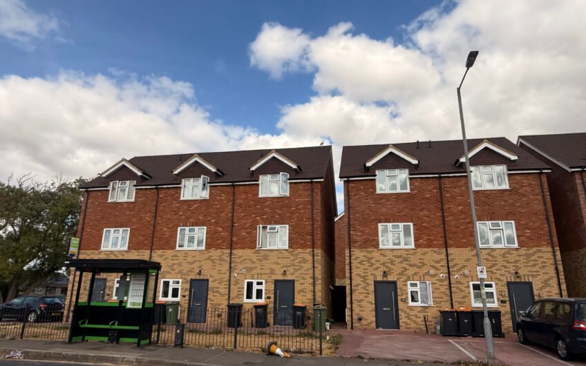 Two Master Bedrooms & Three Floors of Living – 4-Bedroom Home in Houghton Regis