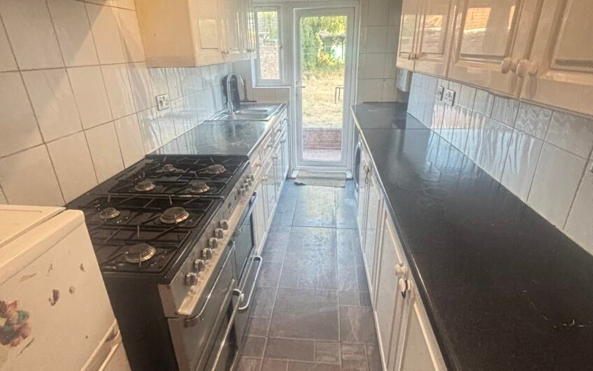 Three Bedrooms, Two Reception Rooms & Garden – Family Home in Luton LU4