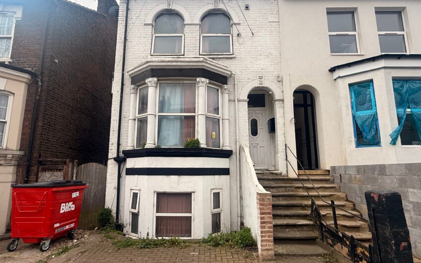 A Comfortable En-Suite Room with All Bills Included in Luton LU3