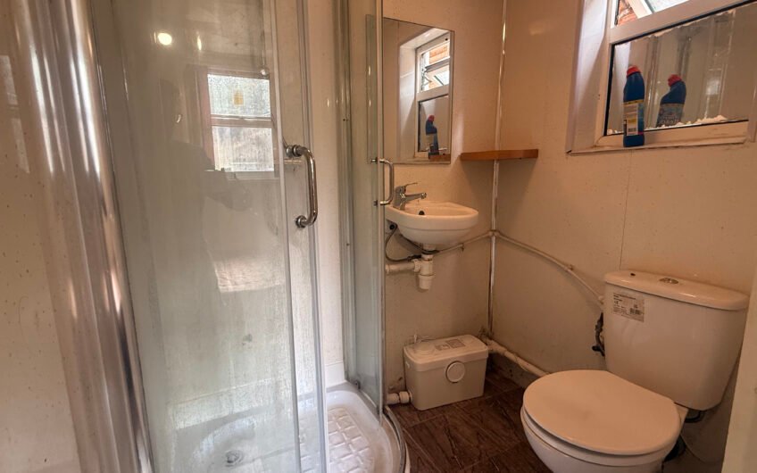 A Comfortable En-Suite Room with All Bills Included in Luton LU3