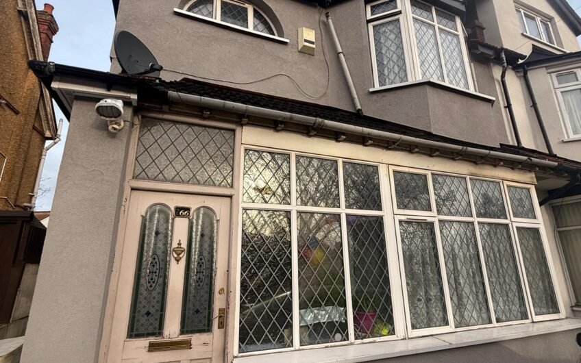Ground-Floor Living, Open-Plan Style & Parking Included – Luton LU1