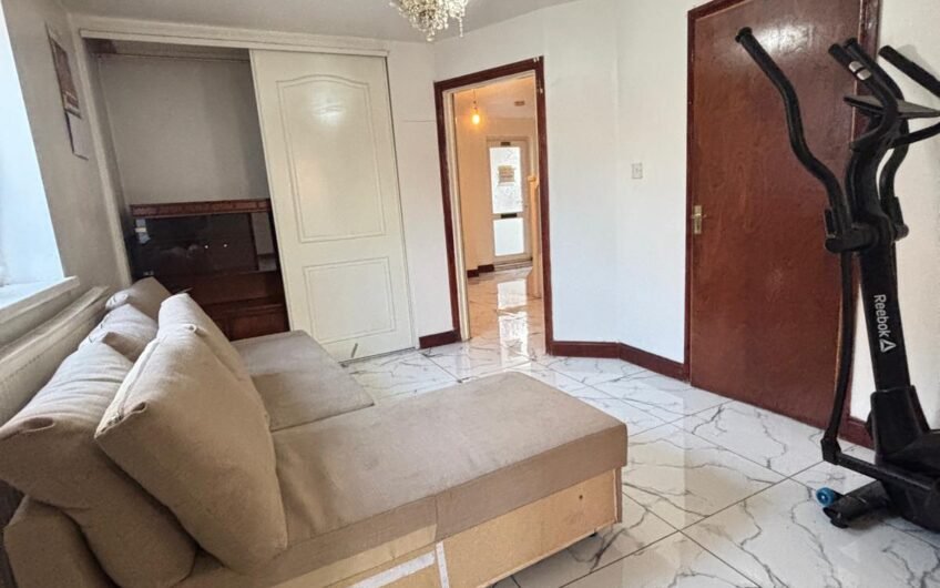 The Space Your Family Has Been Looking For – 6-Bedroom Detached Home