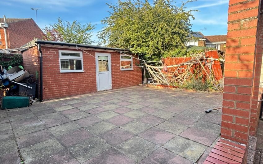The Space Your Family Has Been Looking For – 6-Bedroom Detached Home