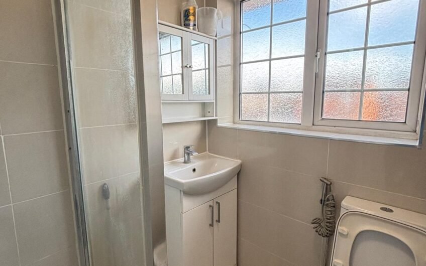 The Space Your Family Has Been Looking For – 6-Bedroom Detached Home