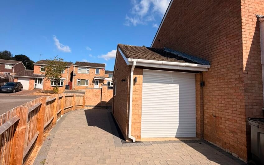 A Hidden Gem in Northampton – 3-Bedroom Detached Home with Parking
