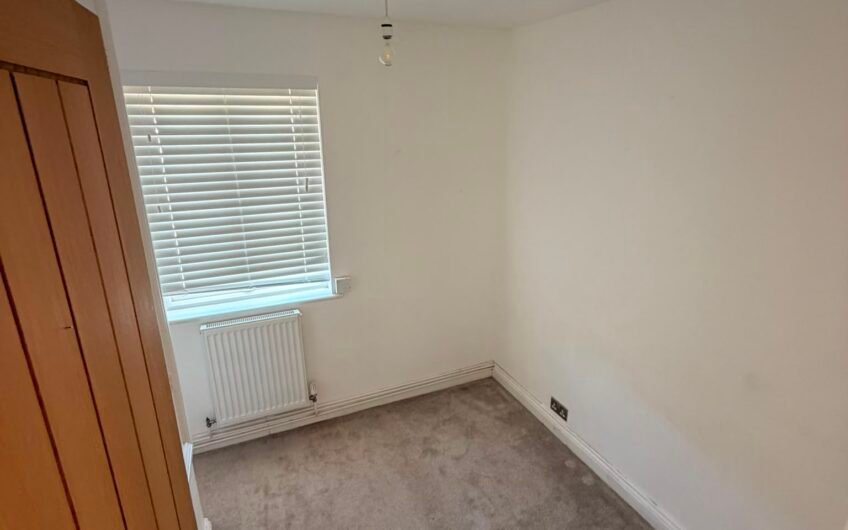 A Hidden Gem in Northampton – 3-Bedroom Detached Home with Parking