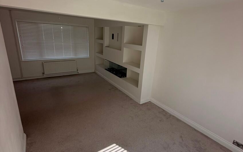 A Hidden Gem in Northampton – 3-Bedroom Detached Home with Parking