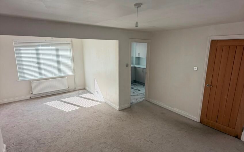 A Hidden Gem in Northampton – 3-Bedroom Detached Home with Parking