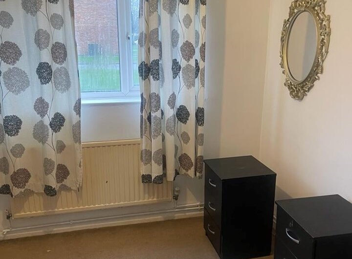 A 1-Bedroom Flat with Free Parking & a Large Reception Room – Luton LU1