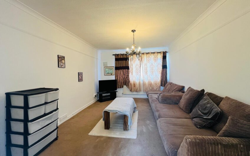 A 1-Bedroom Flat with Free Parking & a Large Reception Room – Luton LU1
