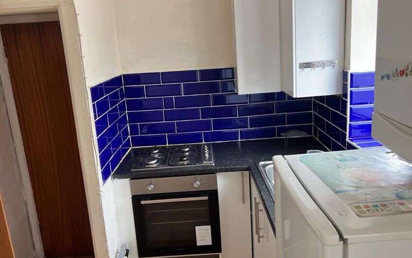 Shop Below, Flat Above – A Mixed-Use Investment in Luton LU4