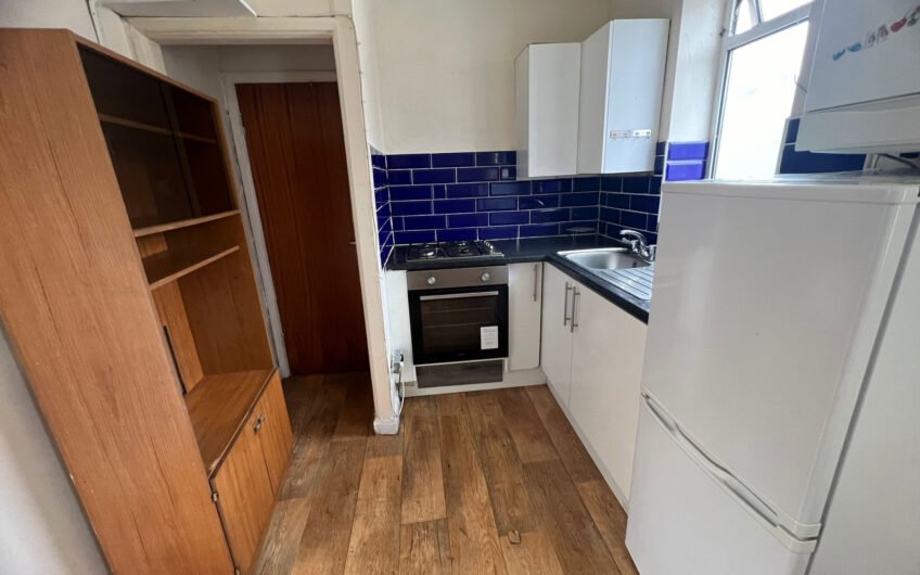 Shop Below, Flat Above – A Mixed-Use Investment in Luton LU4