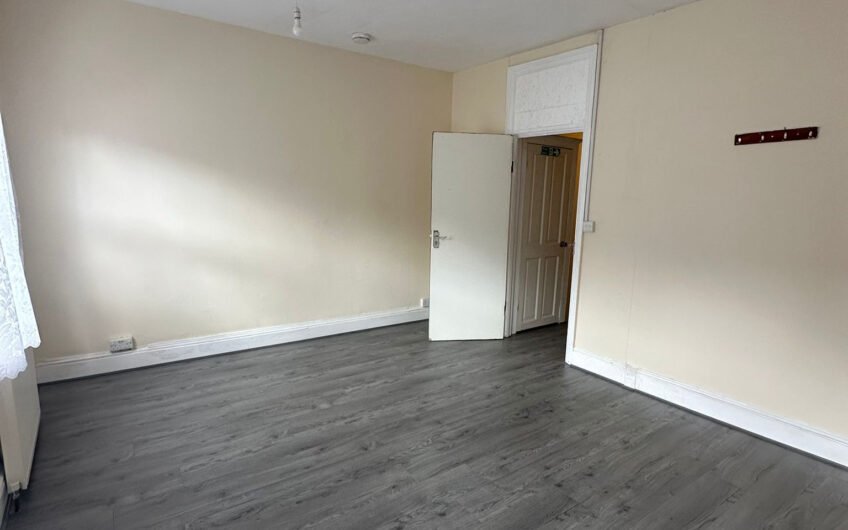 A Garden, Two Reception Rooms & Three Bedrooms – Take a Look Inside