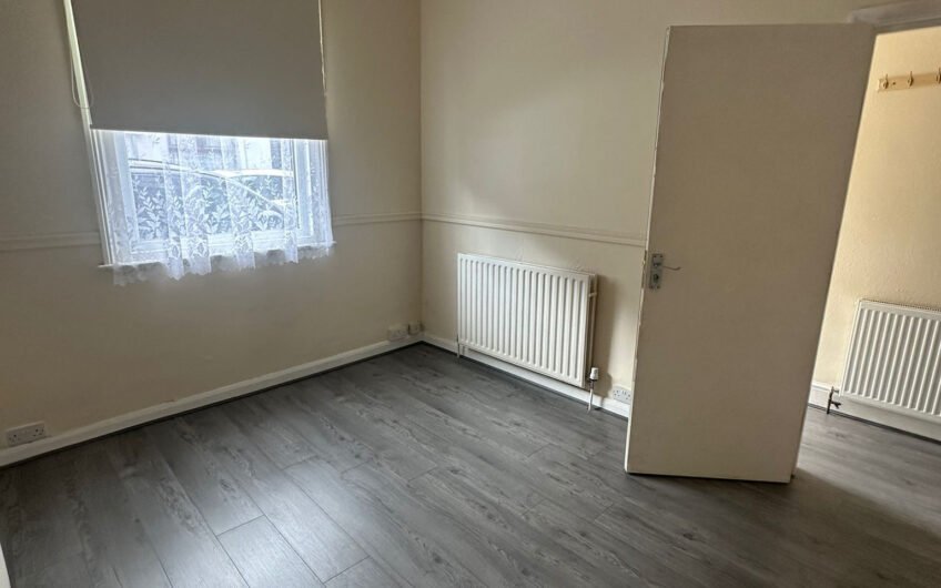 A Garden, Two Reception Rooms & Three Bedrooms – Take a Look Inside