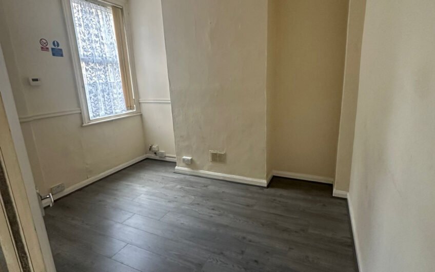 Three Bedrooms, Separate Dining Room & a Large Garden – Luton LU2