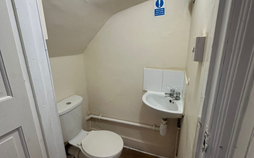 Three Bedrooms, Separate Dining Room & a Large Garden – Luton LU2