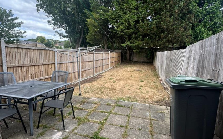Three Bedrooms, Separate Dining Room & a Large Garden – Luton LU2