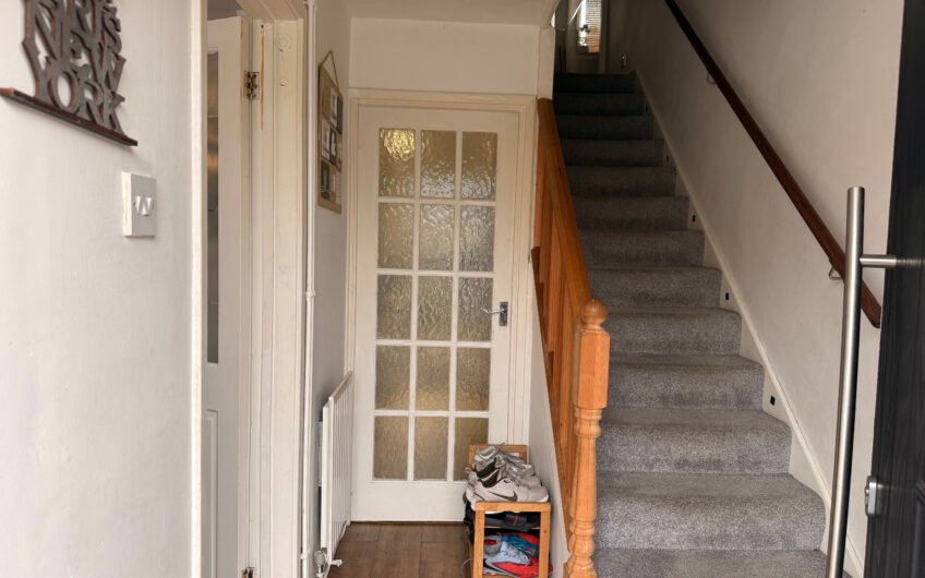 More Than Just Three Bedrooms – A Dunstable Home with Conservatory & Driveway