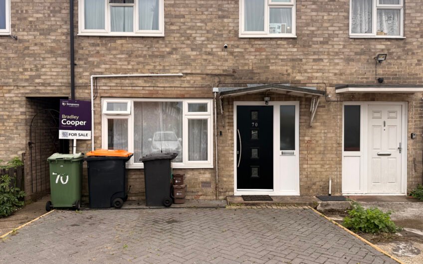 More Than Just Three Bedrooms – A Dunstable Home with Conservatory & Driveway