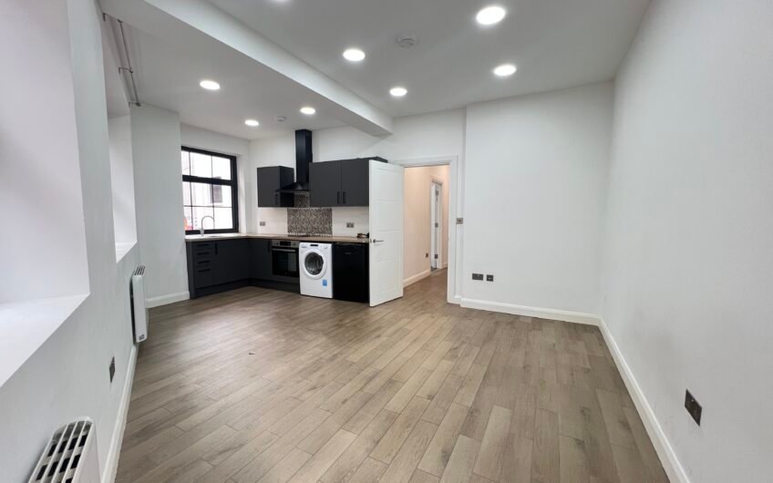 Open-Plan Living Just Minutes from Luton Station – 1-Bedroom Flat