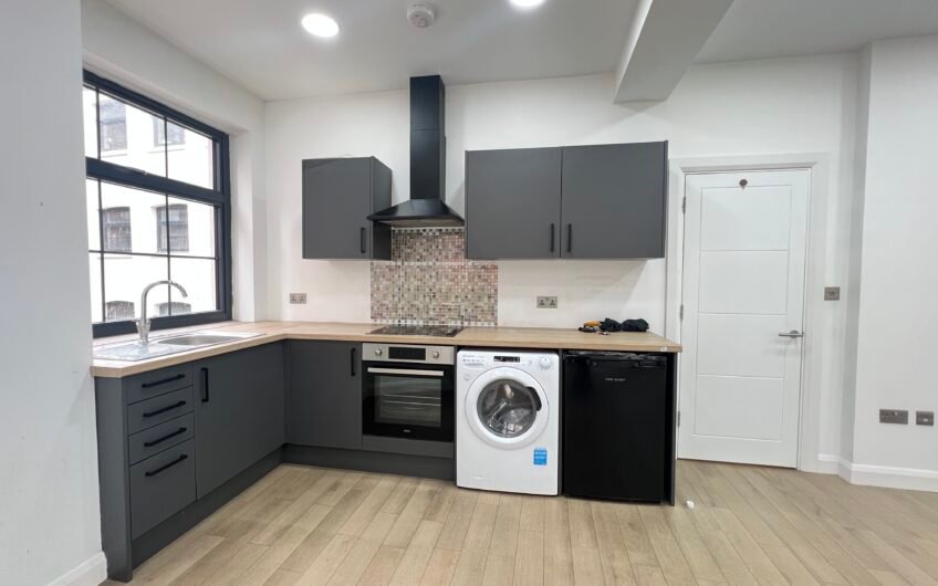 A Handy 1-Bedroom Flat for Commuters in Luton LU1