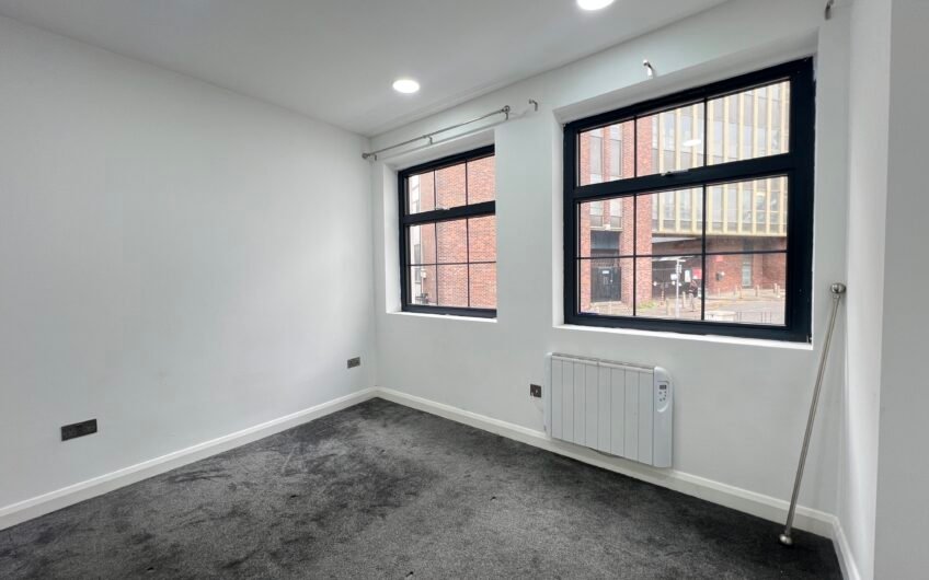 A Handy 1-Bedroom Flat for Commuters in Luton LU1