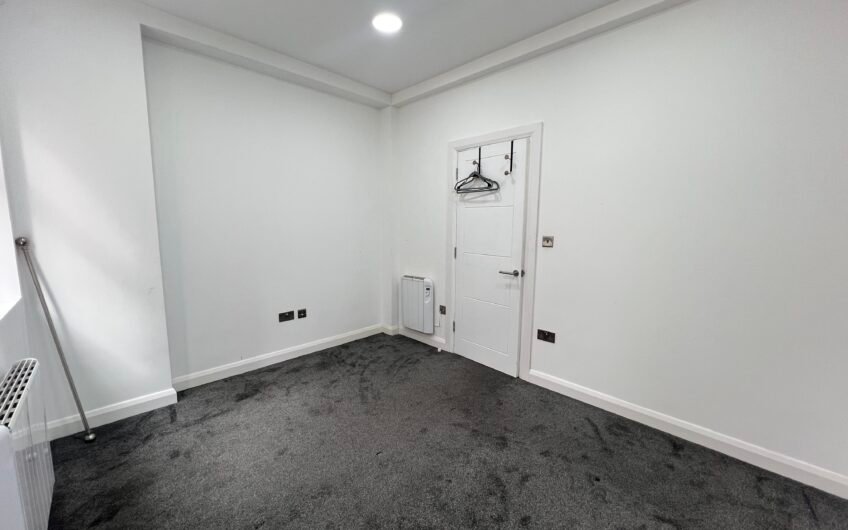A Handy 1-Bedroom Flat for Commuters in Luton LU1