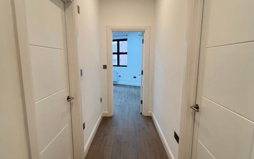 A Handy 1-Bedroom Flat for Commuters in Luton LU1