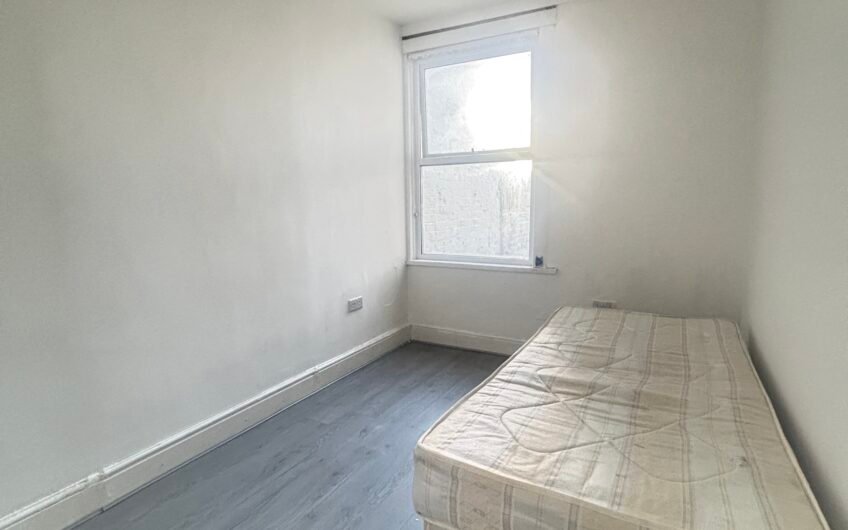 Five Bedrooms Under One Roof – HMO-Approved Home in Luton LU1