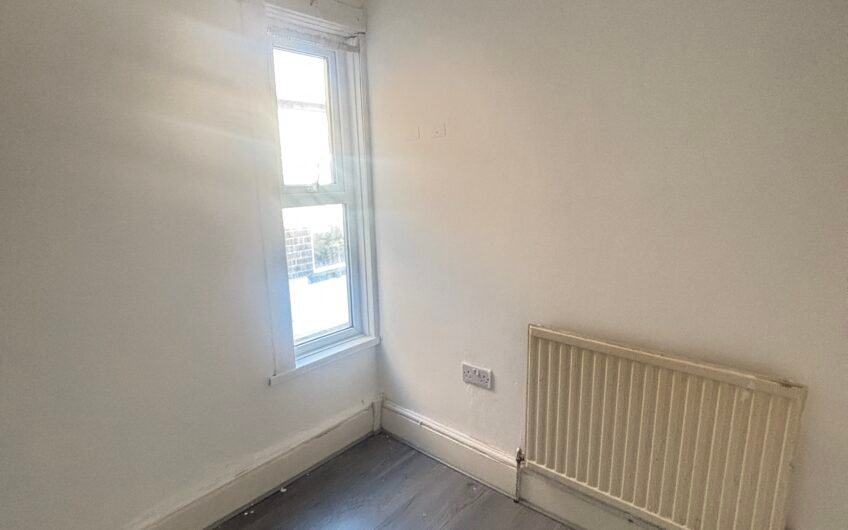 Five Bedrooms Under One Roof – HMO-Approved Home in Luton LU1