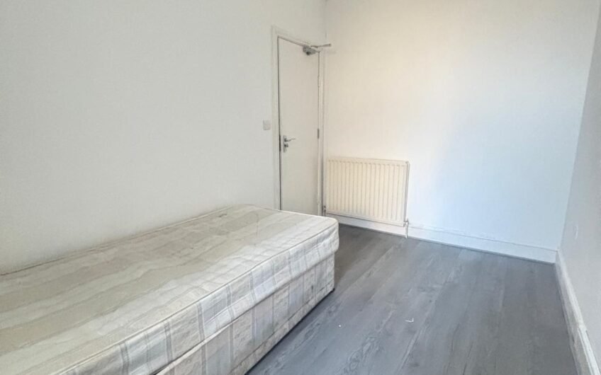 A Ground-Floor Double Room with Bills Included – HMO Accommodation in Luton