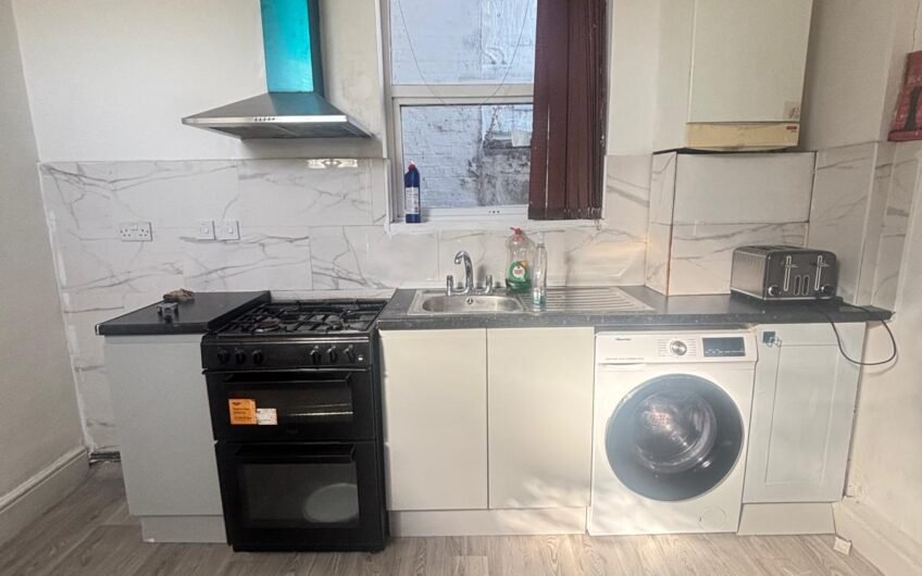 Double Room, Two Shared Bathrooms & All Bills Included – Luton LU1