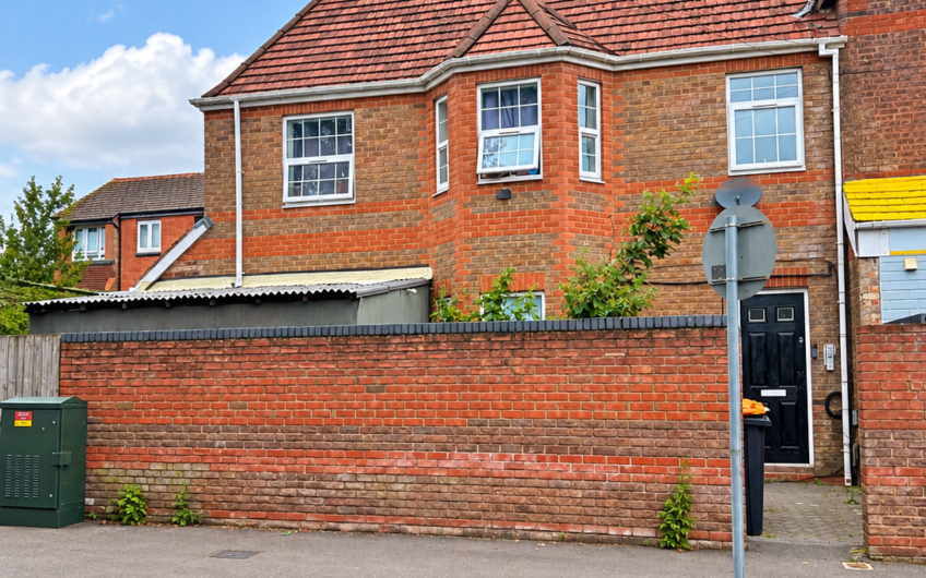 A Smart Choice for Professionals – 1-Bedroom Flat in Dunstable LU6