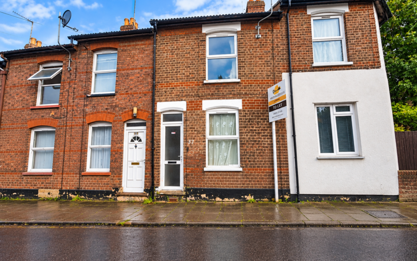Three Bedrooms, Two Receptions – This Luton Home Has Options