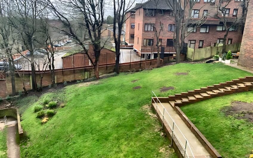 Forget the Parking Hunt – This Luton Flat Comes with Allocated Parking