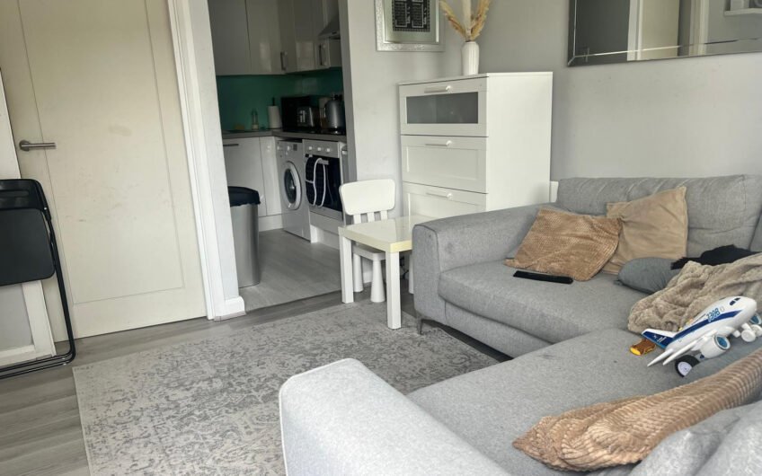 £900 PCM with Parking? This 1-Bedroom Maisonette in Luton Is Worth a Look