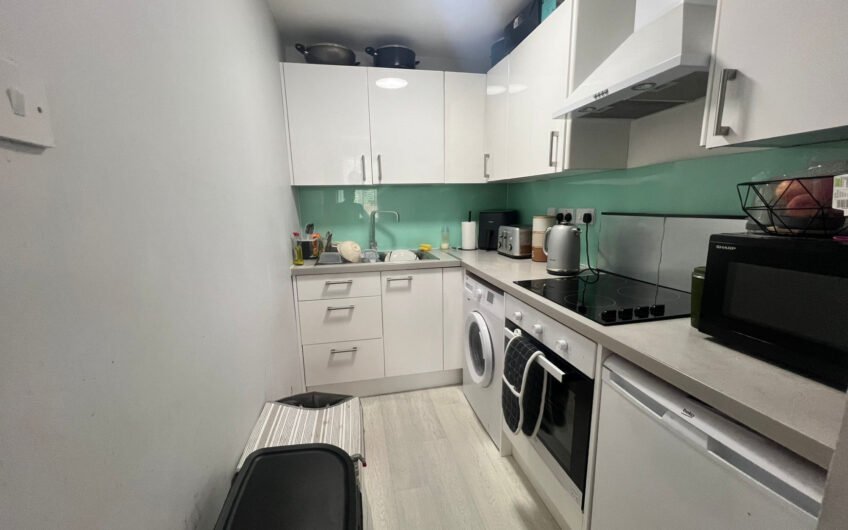 £900 PCM with Parking? This 1-Bedroom Maisonette in Luton Is Worth a Look