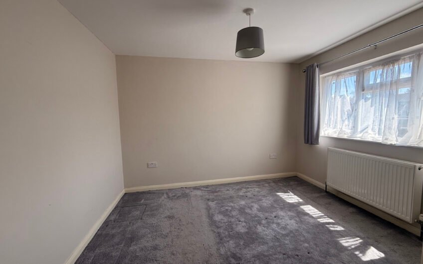 3-Bed House to Let in Dunstable With Garden and Parking for 4