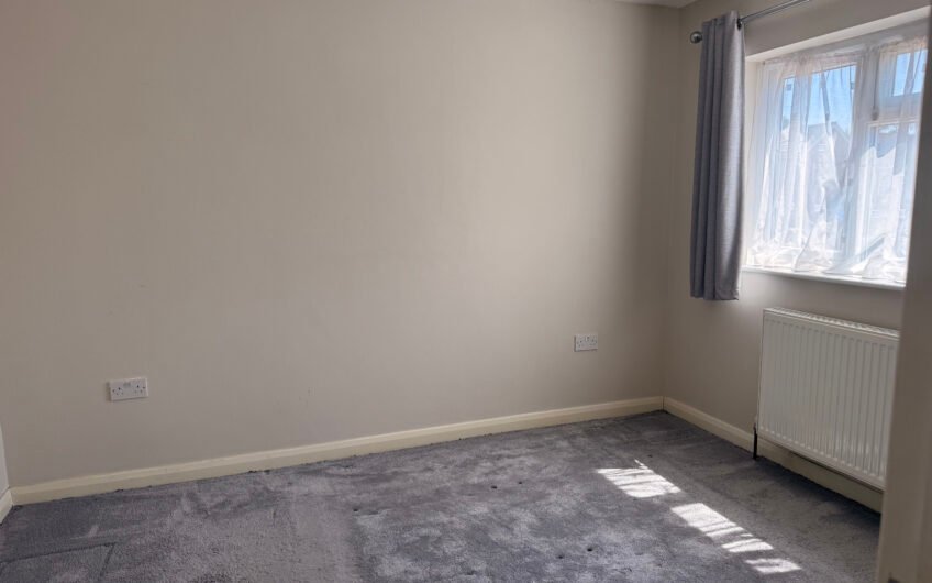 3-Bed House to Let in Dunstable With Garden and Parking for 4