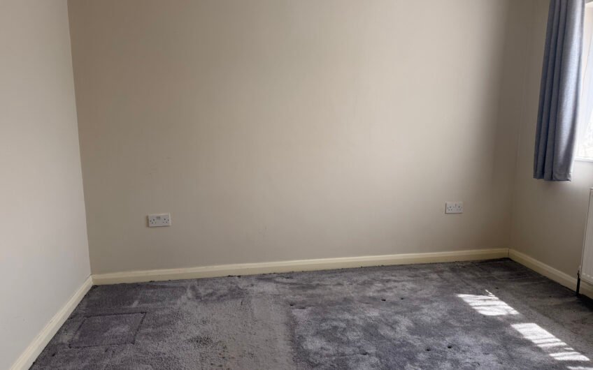 3-Bed House to Let in Dunstable With Garden and Parking for 4