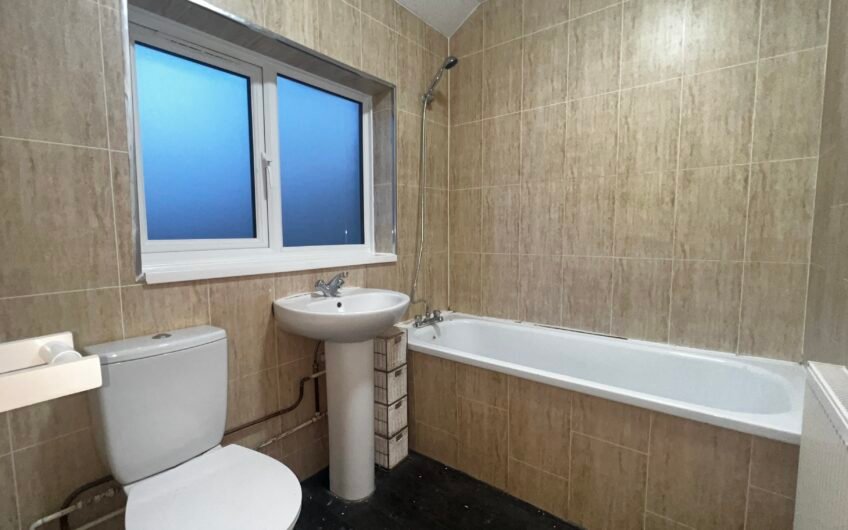A Standout 3-Bedroom Home with a Spacious Garden & Parking for Two – Luton