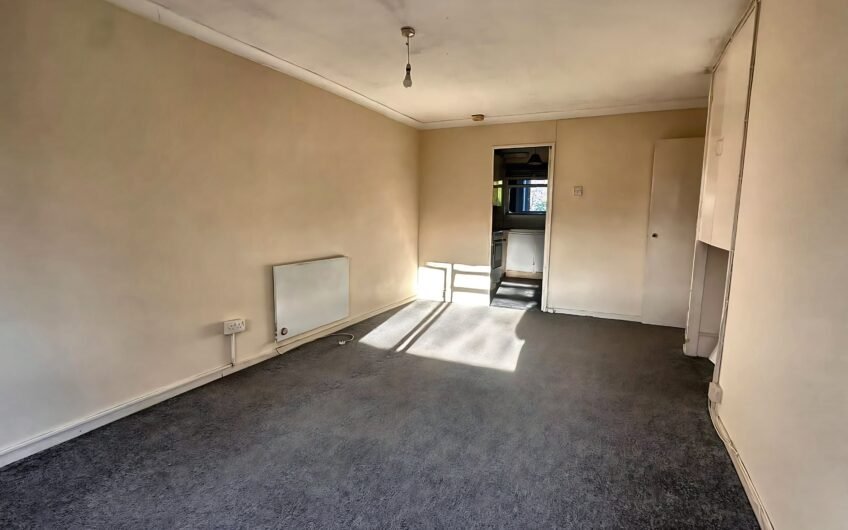 Forget the Parking Hunt – This Luton Flat Comes with Allocated Parking