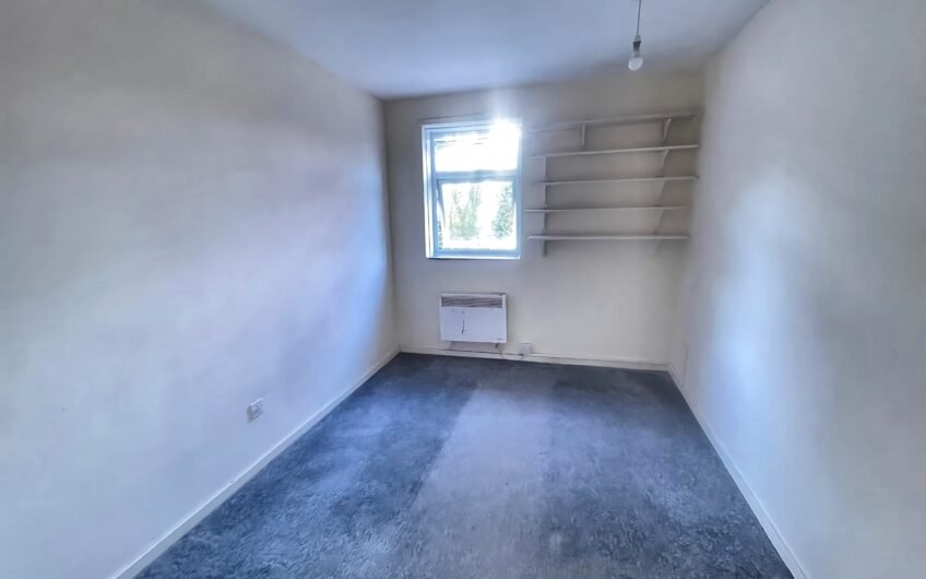 Forget the Parking Hunt – This Luton Flat Comes with Allocated Parking